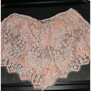 Medium‎ Victoria's Secret Lace Shorty Panty NWOT